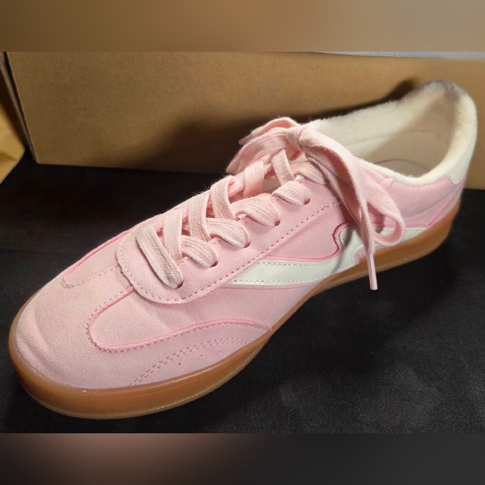 Madden Girl Giia Light Pink Suede Gum Sole Sneakers 7 W/ Box - Picture 2 of 15